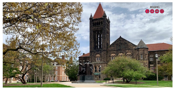 University of Illinois at Champaign, Admissions and Scholarships