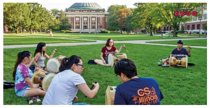 University of Illinois at Chicago Scholarships Online Offer Study Degree Opportunities